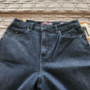 NWT Gloria Vanderbilt Jeans